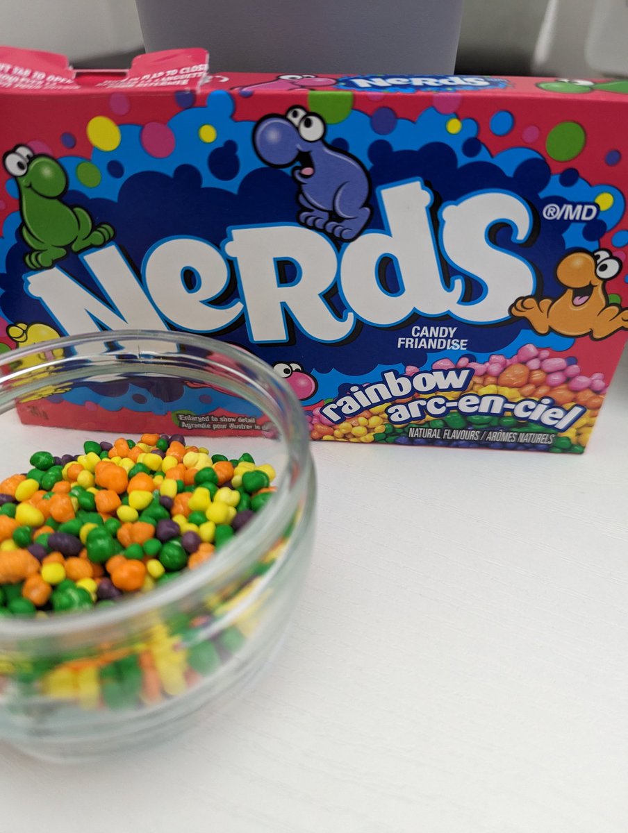 uxe1's tweet photo. The box shows pink ones but I see no pink ones! What the hell @NERDS69196285  ?? https://t.co/Nf6R9cC0Wh