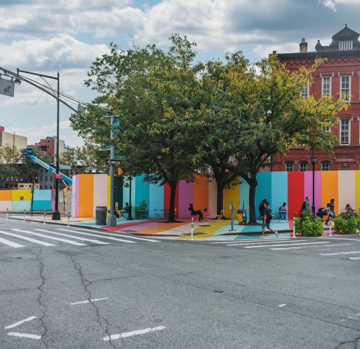 ArtBridge's tweet photo. Winter Days call for colorful distractions 🟥🌀💛🔶🟩🟣
What better place to step into the light than our installation at Temple Square, the public plaza at 100 Flatbush Avenue in Downtown Brooklyn.
#PublicArt #ArtBridge #NewYorkCity #Brooklyn https://t.co/uNWLF1pDWV