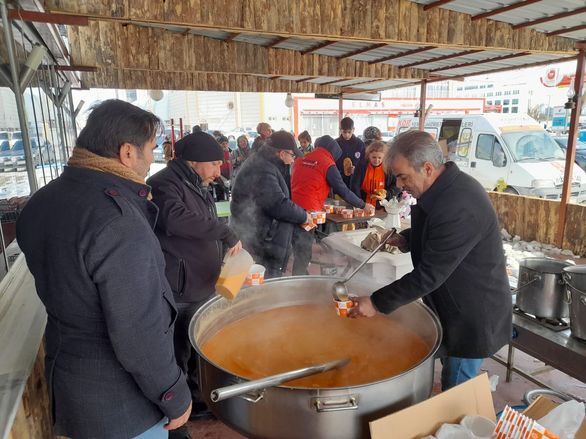 huseyinbas_BTP's tweet photo. 📍Elbistan/ Pınarbaşı Mevki Pınarbaşı Cafe
Her gün sıcak yemek dağıtımımız vardır. Tüm vatandaşlarımızı bekleriz. https://t.co/Z2UKT7l0PP