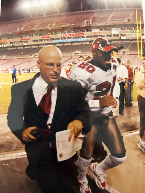 The time has come. Congrats to one of the greatest ever on and off the field <a href="/rondebarber/">Rondé Barber</a> #20 #Canton