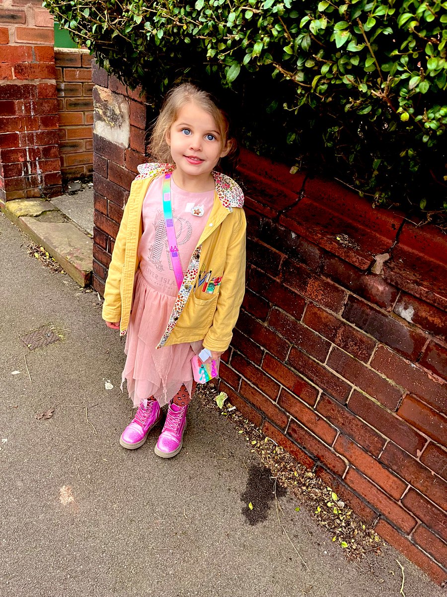 MissEmmaTurner's tweet photo. Dress to Express day.
Wasn’t too sure what she would be wearing when I picked her up. Me and her dad do encourage her to be herself (plus she’s stubborn!) 😬🥰#keepkind #ExpressYourself https://t.co/bU3yVfTZ3H