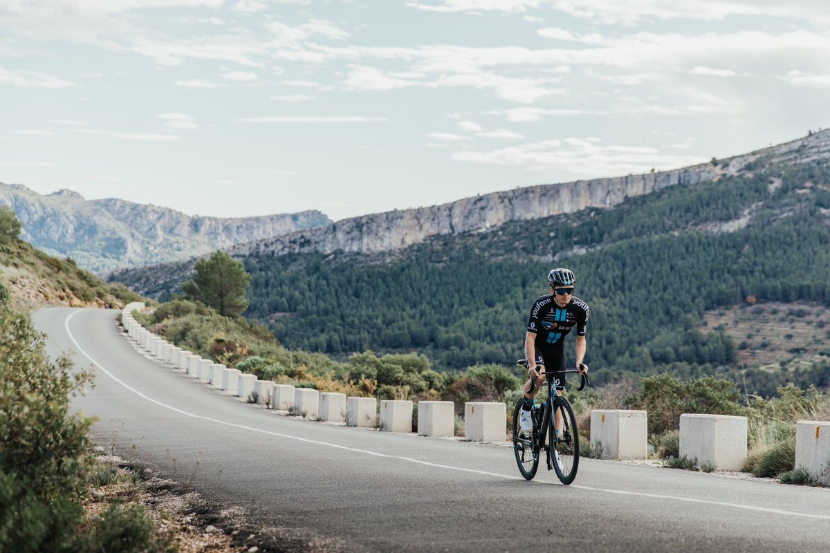 Lots of hours clocked up over the past few months. Ready to kick the season off this weekend with @TeamDSM at Figueira Champions Classic 🇵🇹
#keepchallenging
📸@eltoromedia_com