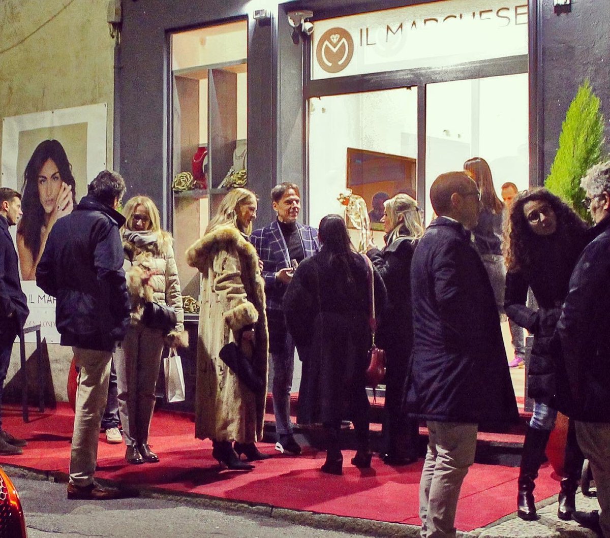KukuaDesign's tweet photo. APERTURA #BOUTIQUE @ilmarchesediamo
.
Azienda di #Gioielli esclusivi, #diamanti, pietre preziose, #oro bianco, giallo e rosa.
Nuovo #LOGO progettato da #LuigiLucci > 
@KukuaDesign 
#DesignLogo #Creative #NewProject #Marketing #Diamonds #Gold #luxury #jewelry #design #KukuaDesign https://t.co/K7rppA1EhT