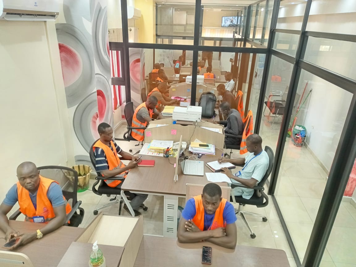SEPHIS_OFFICIEL's tweet photo. Mme Soro, est à la tête de Ivory BRIDGE Transit. Elle participe depuis 03 semaines au programme Ellever initié par Ecobank et mis en œuvre par Fondation SEPHIS avec l'appui de Invest For Jobs; pour une meilleure inclusion financière des femmes.
#Sephis #ECOBANK #ELLEVER https://t.co/0eeIkXvYAp