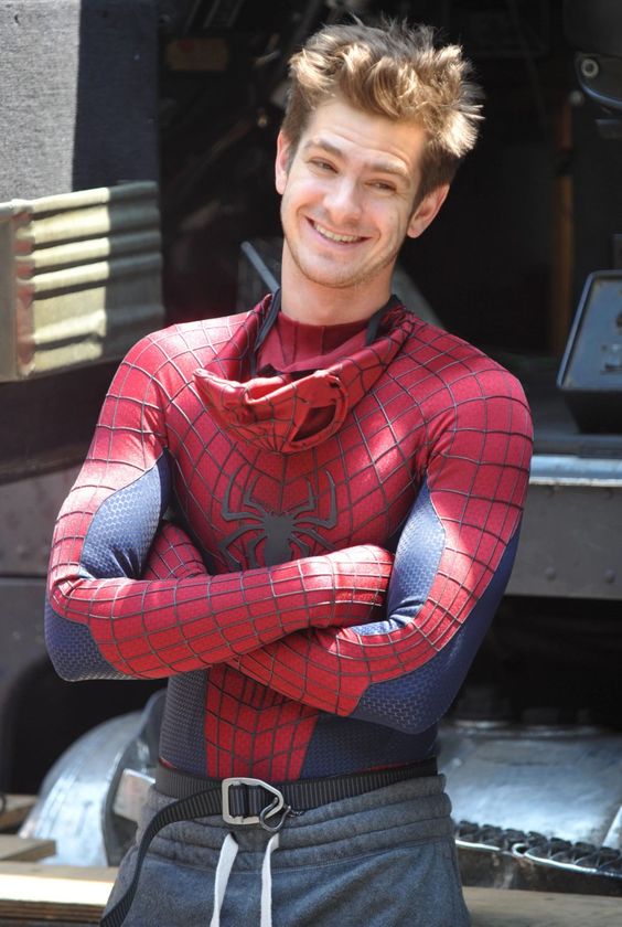 RT @mcucomfort: andrew garfield behind the scenes as the amazing spider-man https://t.co/RAsf7ccF5B