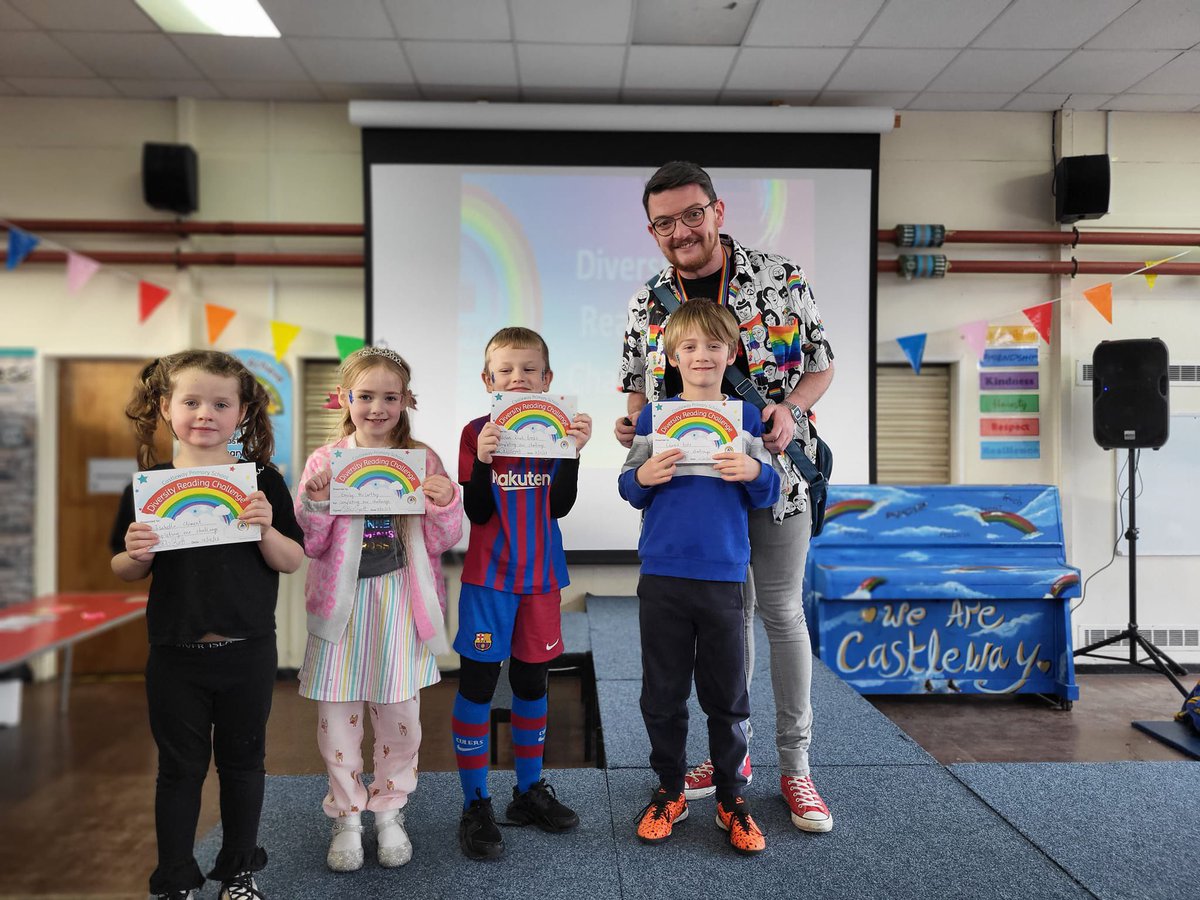 WeAreCastleway's tweet photo. These four readers have already completed their Spring #DiversityReadingChallenge books and received their certificates today on the #CastleWalk! Well done! #WeAreCastleway #WeAreReaders https://t.co/9BnbYPoQR0