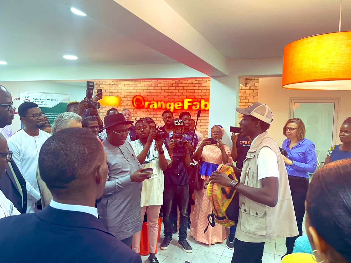 Asma Ennaifer (@asmaennaifer) on Twitter photo I am proud to inaugurate today with <a href="/BrelotteBa/">Brelotte Ba</a> and <a href="/BahSekouamadou/">Sékou Amadou Bah</a> the 14th #OrangeDigitalCenter @Orangeafrica in Sierra Leone 🇸🇱
A pure joy to see the success stories of our learners with their innovative and responsible tech projects in e-health, environment, e-agri, …👏🏼👏🏼👏🏼 I am proud to inaugurate today with <a href="/BrelotteBa/">Brelotte Ba</a> and <a href="/BahSekouamadou/">Sékou Amadou Bah</a> the 14th #OrangeDigitalCenter @Orangeafrica in Sierra Leone 🇸🇱
A pure joy to see the success stories of our learners with their innovative and responsible tech projects in e-health, environment, e-agri, …👏🏼👏🏼👏🏼