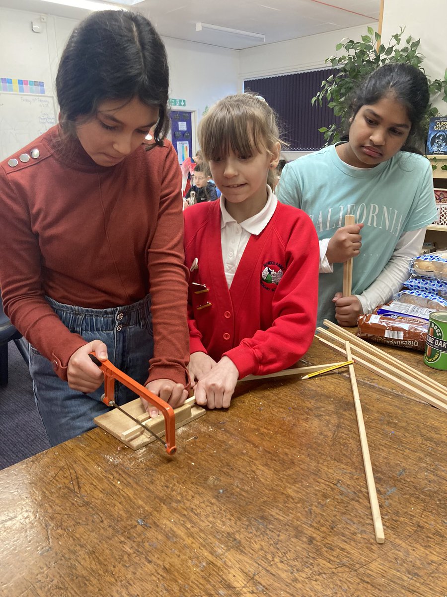 A fun day celebrating the end of our first term looking at ‘The America’s’ we built bridges, enjoyed hot dogs and worked together- all in days work! 👍🙌<a href="/monksabbey/">Monks Abbey</a> #happyhalfterm