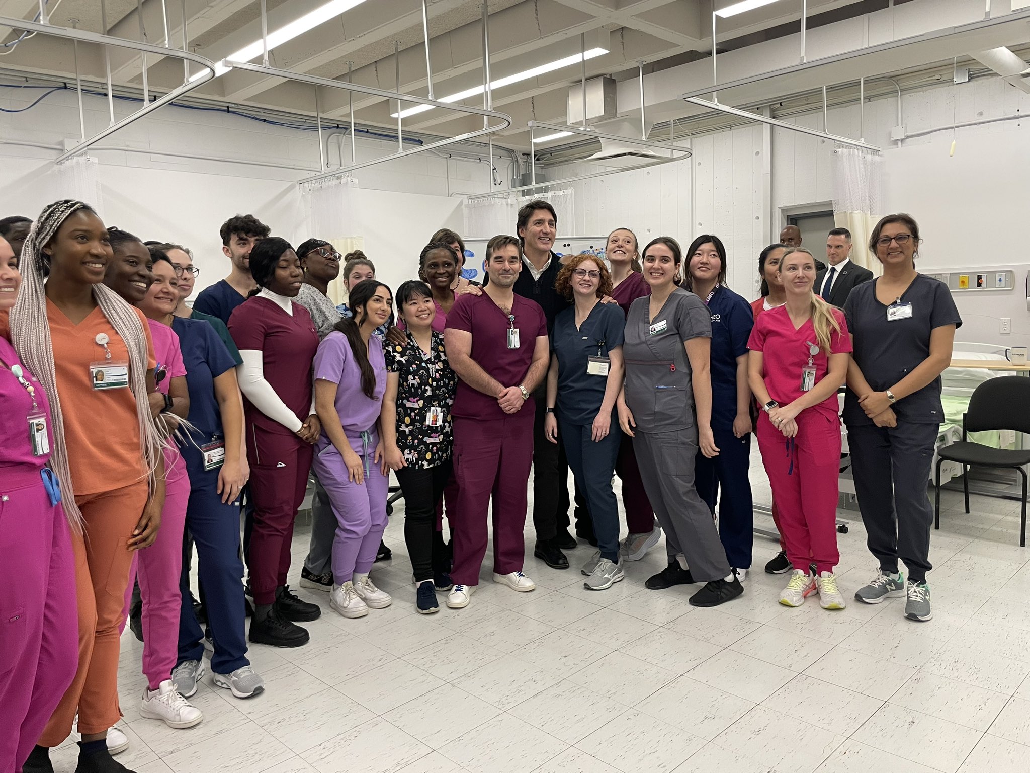 algonquin-college-on-twitter-thank-you-prime-minister-justintrudeau