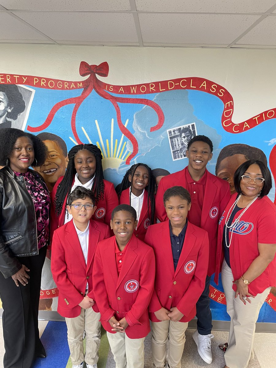 drkalag's tweet photo. #JMCFamily @apsBAMOAcademy learning and growing together. Thank you @Robinviews for being a great hostess.❤️#APSNextLevel #NewEyes @WilhelminaRegi3 @AP_Holloman @MattSmithEdLD @DrLisaHerring @apsupdate @PrejeanHarris @Selenaflorence https://t.co/WSH787xk0s
