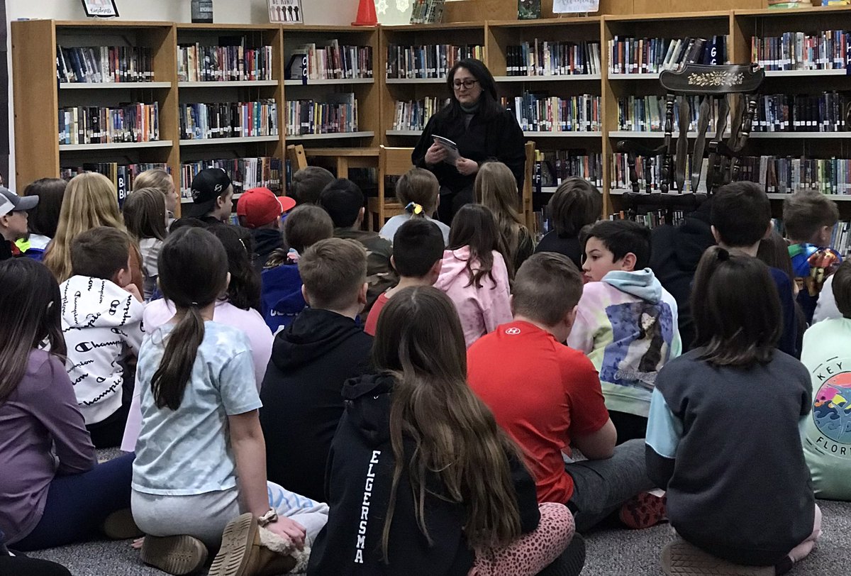 KSSMcGrath's tweet photo. A guest Judge reading to our 4th graders about Harriet Tubman. https://t.co/FYJ6yU308y