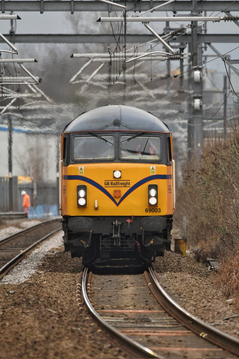First time catching a Class 69 on the mainline, and get 3 at once! Here's 69003 leading 001+006 approaching Patricroft. @GBRailfreight #Class69 #ExGrid #Railway #photography #railpic #Salford #Manchester #train #trainspotting