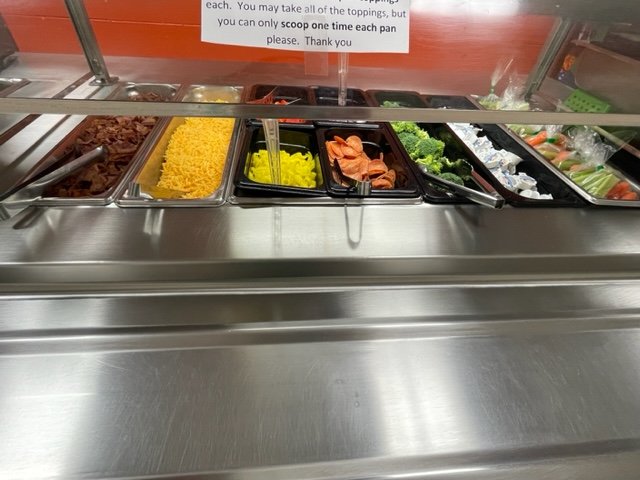 ycsFoodService's tweet photo. Mac &amp; Cheese Bar at YHS Today!!!! Cheesy, oh so good comfort food. https://t.co/NWMPihaZa6