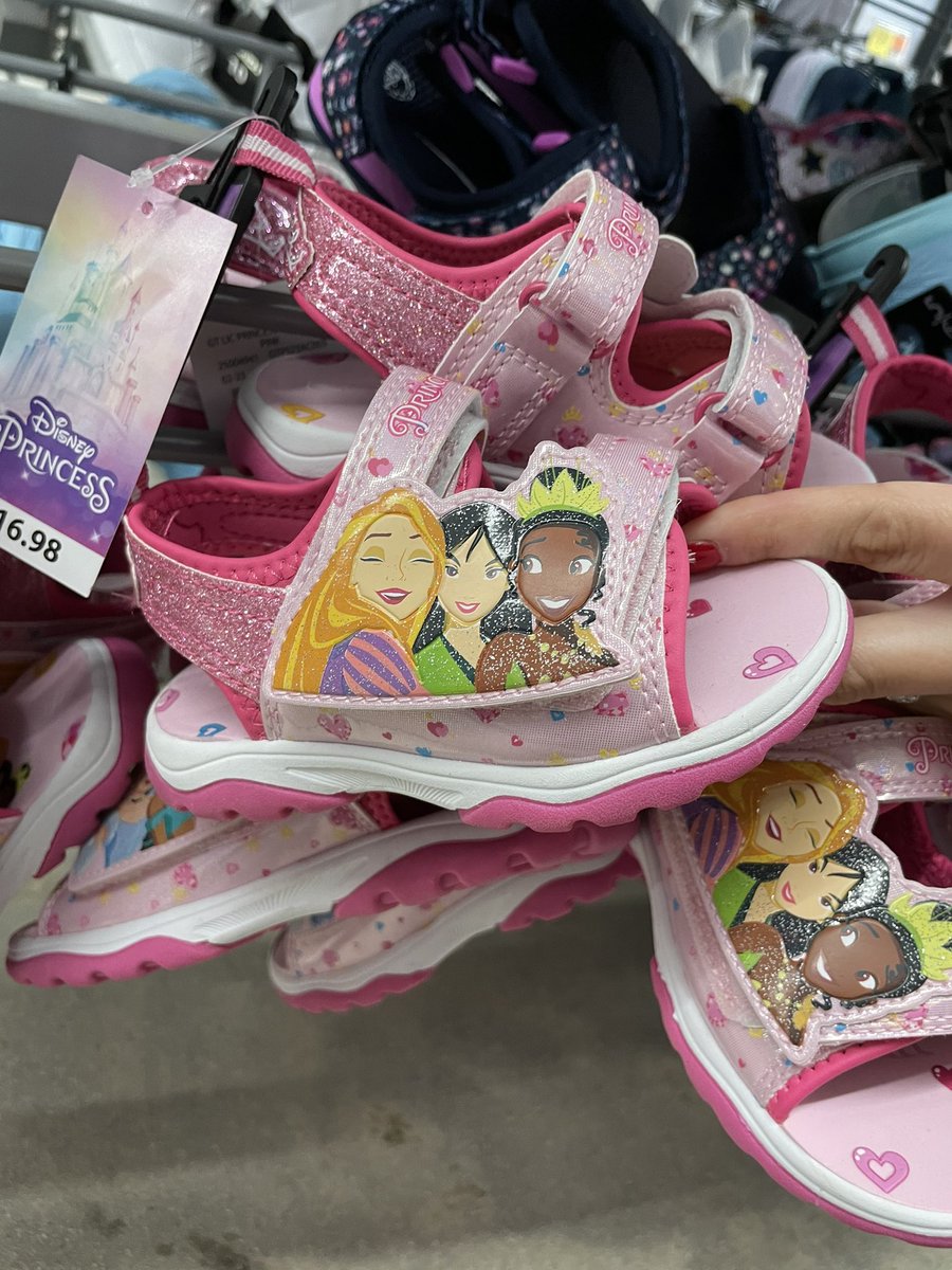 mommaeverafter's tweet photo. If you’re heading to Disney with kids soon, you need to hurry on to Walmart 😍 https://t.co/7iH8E76cHI