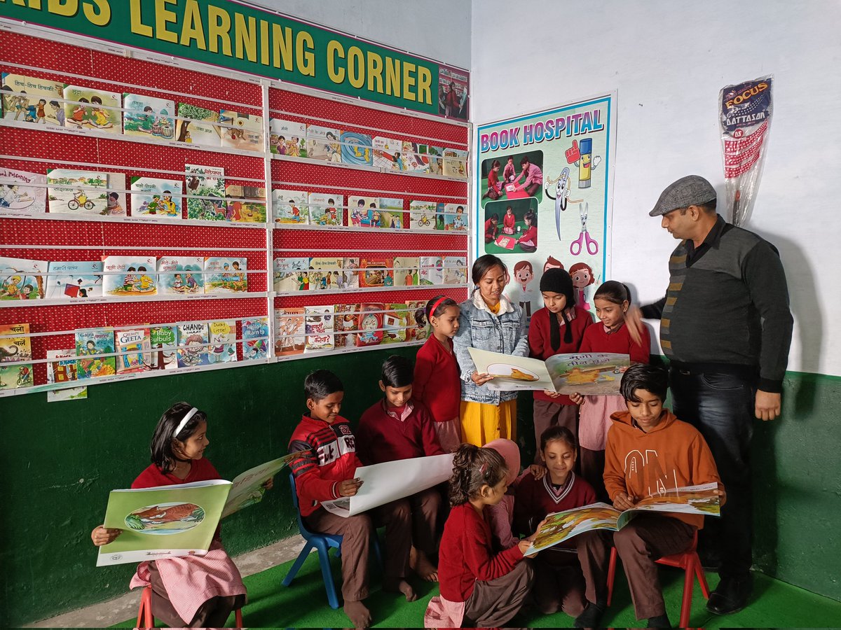 imNgoel78's tweet photo. हमने अपने प्राथमिक विद्यालय नं0-15 में खोला #बुक_हॉस्पिटल 
#innovation
#bookhospital
@Samparkorg @rmulko @dm_shamli @Sharma4Nikita @SarvendraEdu @scert_up @ncert @basicshiksha_up @i_tweetu @Library_Edu @thisissanjubjp @bsa_varanasi @UNICEFIndia @School__Bank @MBSIAS2011UP https://t.co/zyCtKeRiFF