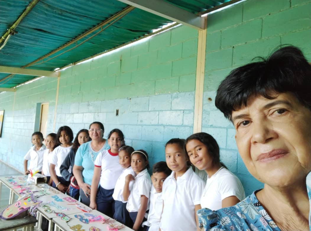 GabineteGuaric's tweet image. CULMINACIÓN DEL TALLER DE ARTESANIA, elaboración de ANTIFAZ Y MÁSCARAS REALIZADO a través  MinCulturaGuárico, Misión Cultura y SNCP. 
PQUIA: Altagracia de Orituco
SECTOR: Tricentenario II
Mpio: José Tadeo Monagas
LUGAR: EBB. ORITUCO
TALLERISTA: Juana González
OPED: SILENE Valero