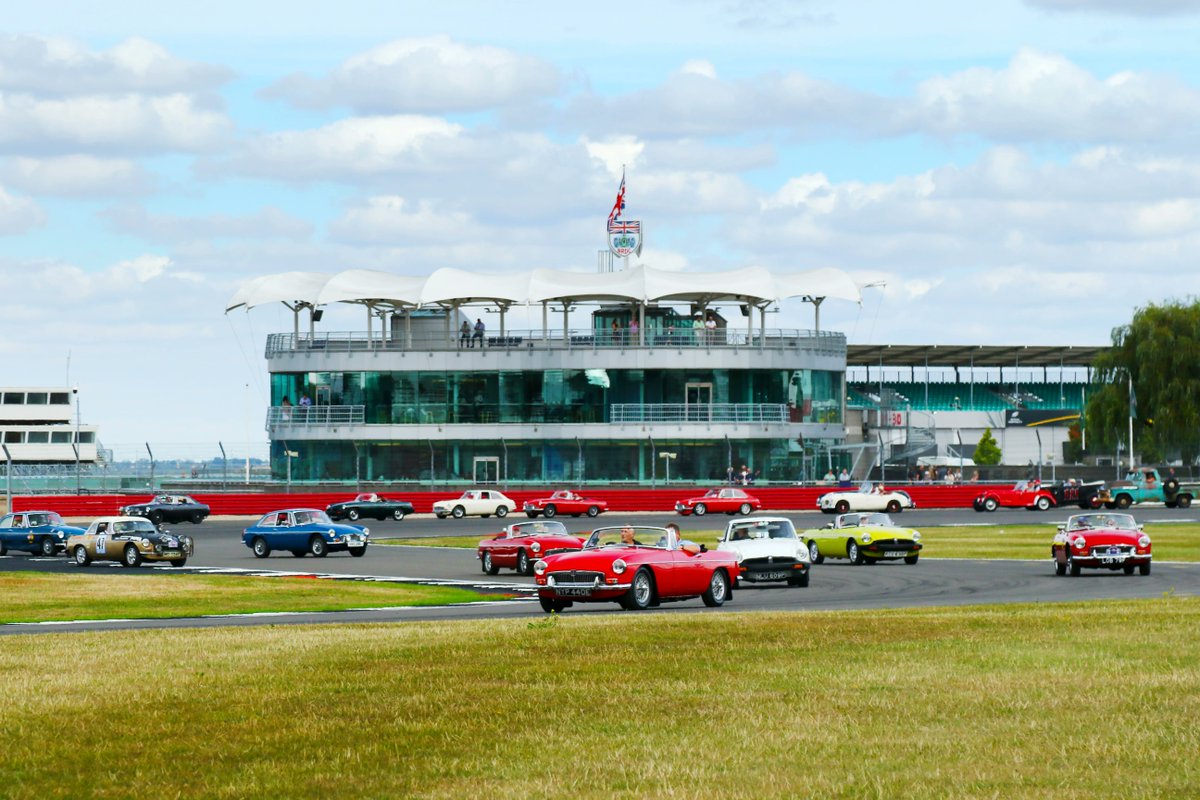Each year we celebrate special anniversaries with commemorative track parades every day across the weekend! 🎉

Take a look at which major milestones we're celebrating on track this year: buff.ly/3lpfFfE 

Part of a car club? Contact your club for your exclusive code!