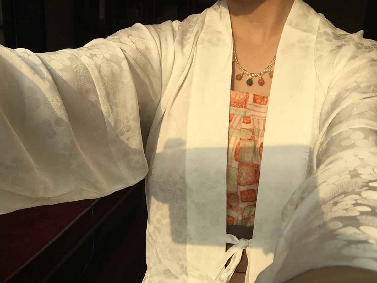 m53309392's tweet image. 上个月拍的一些汉服搭配😌
因为懒忘在推上发了呃呃😢😢
#hanfu_challenge
#汉服挑战
#漢服チャレンジ
#한푸_도전
#漢服挑戰
#hanfu
#汉服
#Chineseculture 
#ChineseCostume
⭕组织@china_hanfu