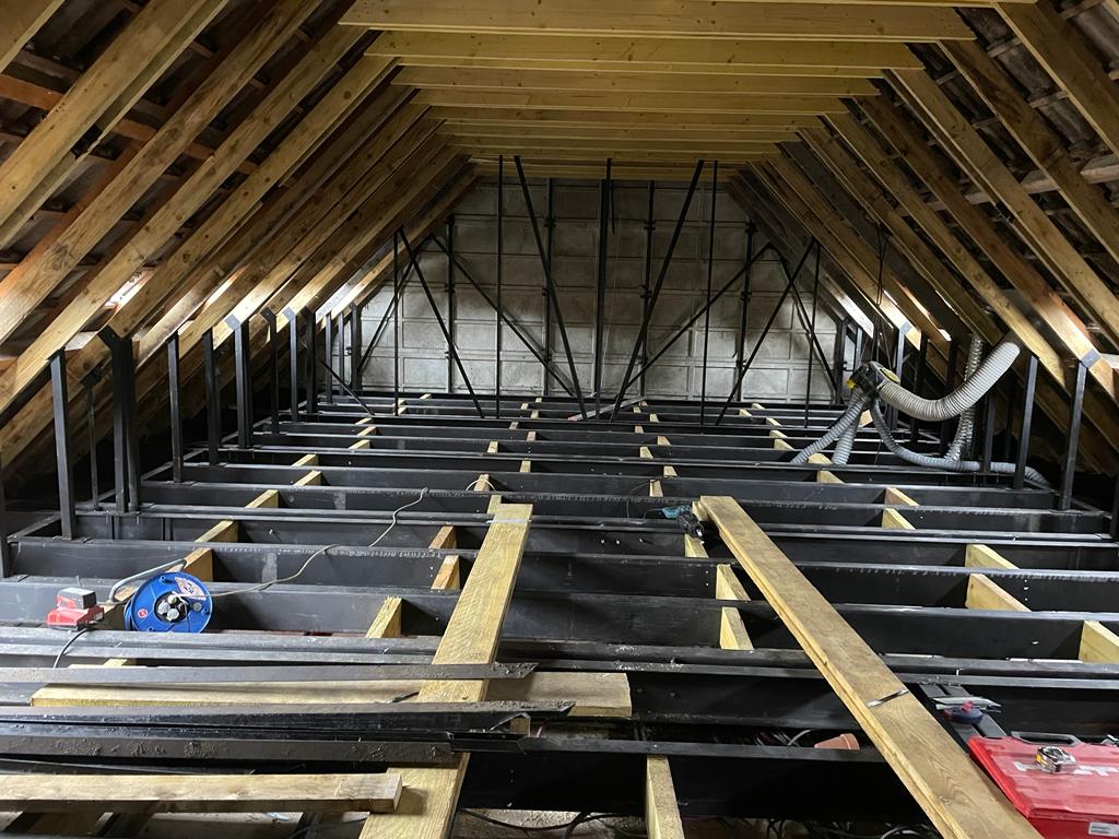 RhpCombles's tweet photo. Propriétaires de maisons Phenix, cette réalisation va vous donner des idées !
Cette maison, de 82 m² à l'origine, s'offre pas moins de 40m² habitables supplémentaires grâce à la création d'un nouvel étage dans les combles.

Demandez votre étude gratuite : https://t.co/iDa0t7Waep https://t.co/dKB4bRiAGS