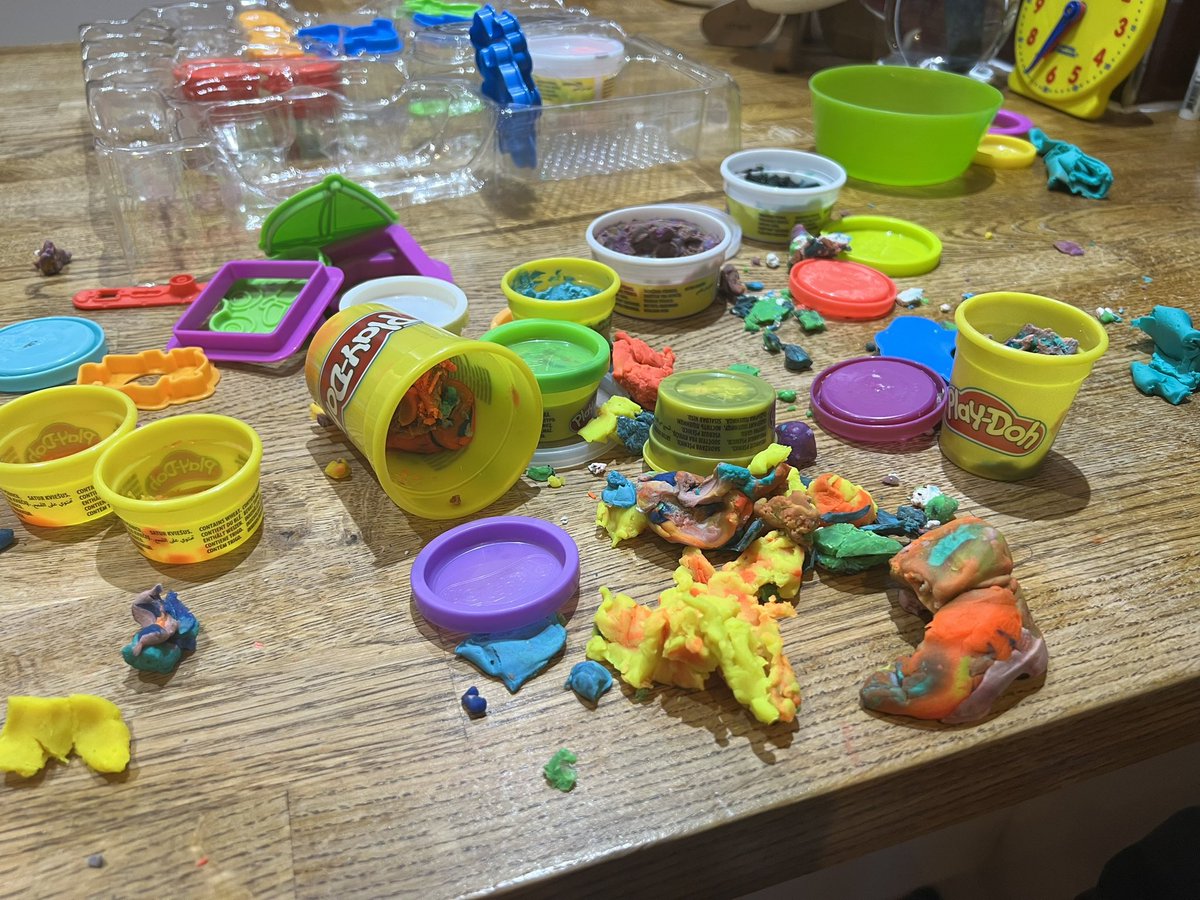 OMFSRB's tweet image. No chance of Play-Doh resus.