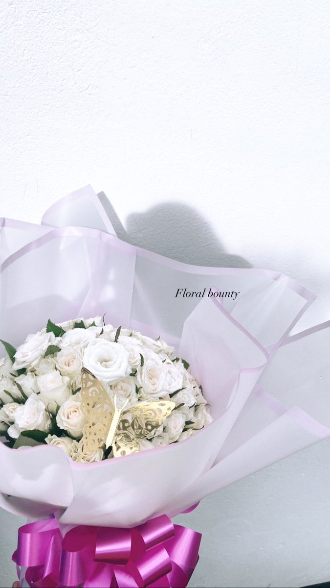 Lilly___C's tweet photo. Hi Kitwe people, I make bouquets and gift packages.. get a bouquet like this for k400 only. Call 0967539145 for any inquiries. And please retweet, my client might be on your feed😊 https://t.co/LJmRH6uPqL