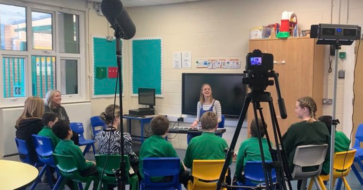 Fantastic day <a href="/PrincesPrimary/">Princes Primary School</a> with <a href="/jltommo/">Jessica Tomlinson</a> &amp; <a href="/twinvision/">Twin Vision</a> filming for our new online resource #SMILE.  We're launching it later this year to support classroom music-making. Project research by <a href="/DrCWaddington/">Caroline Waddington</a> supported by <a href="/sempreorguk/">SEMPRE</a> &amp; <a href="/phf_uk/">Paul Hamlyn Foundation</a> 
#SoundsOfIntent #CanDoMusic