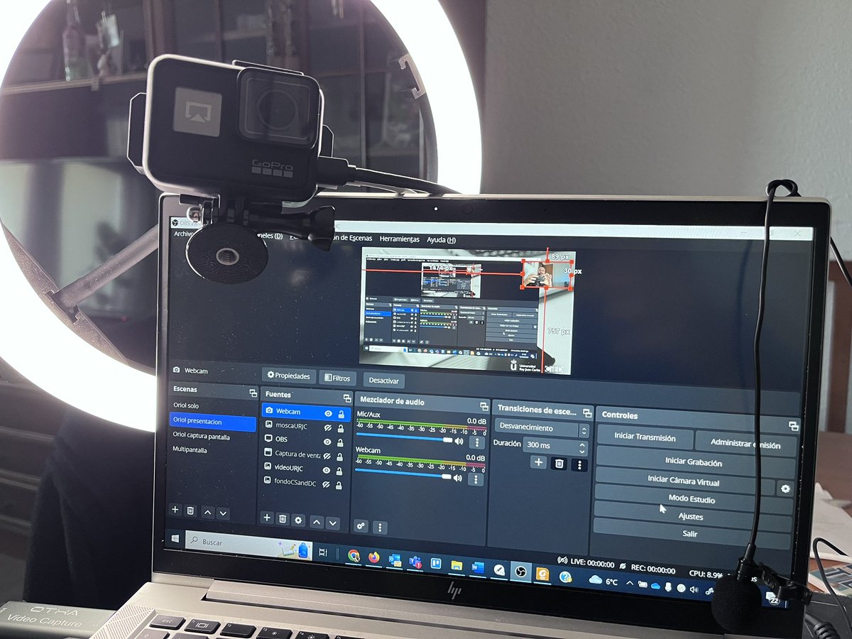 oriolTIC's tweet photo. Preparando el curso del Plan de Formación del #PDI de la @urjc sobre “Creación y publicación de vídeo” junto a @CaceresTaladriz 

🛠️#OBSstudio #MSTeams #Clipchamp #TVURJC #MSstream https://t.co/5V5WNDZkGn
