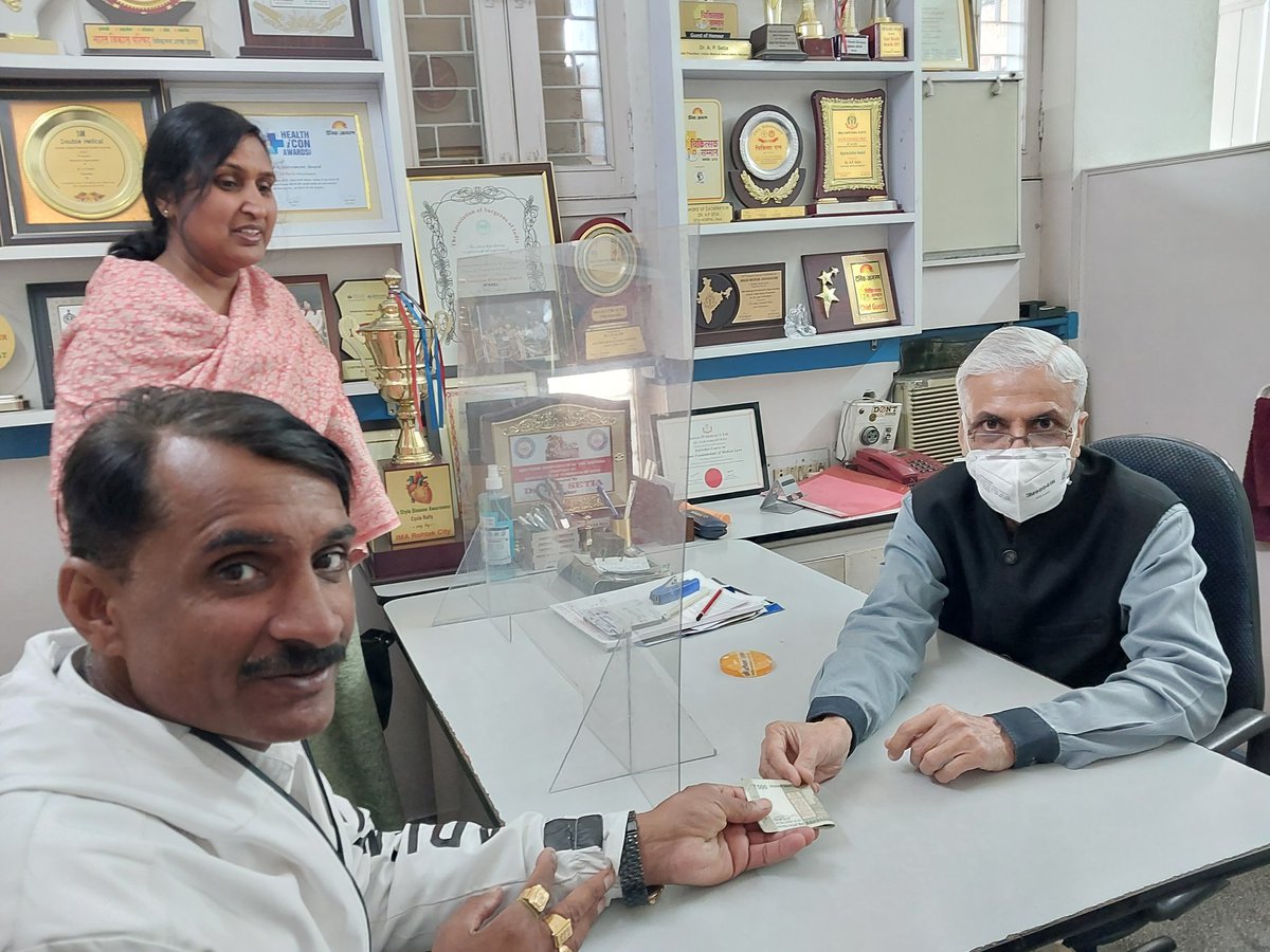 ap_setia's tweet photo. A patient fulfilling promise of 'paying later',  after 22 years is uncommon happening, experienced, in four decades of professional career. Motivated by Karmic philosophy or Zeigarnik Effect @IMAIndiaOrg  @ndtv @aajtak  @TOIIndiaNews @IndianExpress @htTweets @RemaNagarajan https://t.co/7i6Kkimhqb