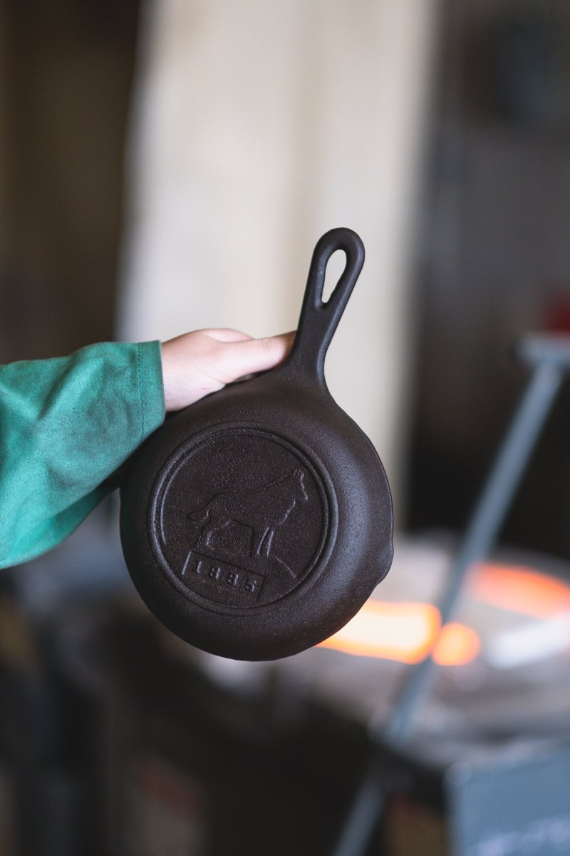 mtu_engineering's tweet photo. Glowing Yooperlites. Hand-forged cast iron pans. Circuit board art and cozy blankets emblazoned with a geologic bedrock map of Michigan's Upper Peninsula. Just a few of the prizes offered to those who take part in https://t.co/S49qwLcTTO, w/ just 4 hours to go! #givebacktothepack https://t.co/9yDwZX1p95
