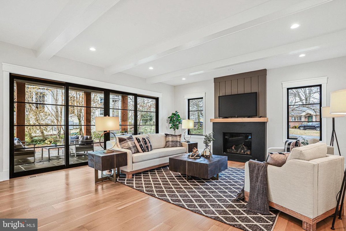 StagedInterior's tweet image. We had the pleasure of staging this stunning new home in McLean! 
• 7017 Capitol View Dr, McLean, VA 22101
• $3,950,000
• 8973 sqft

Interested in staging your property?
Use this link to get a QUICK QUOTE.
stagedinterior.com/quickquote
📞 703-261-7026

#homestaging #stagedinterior