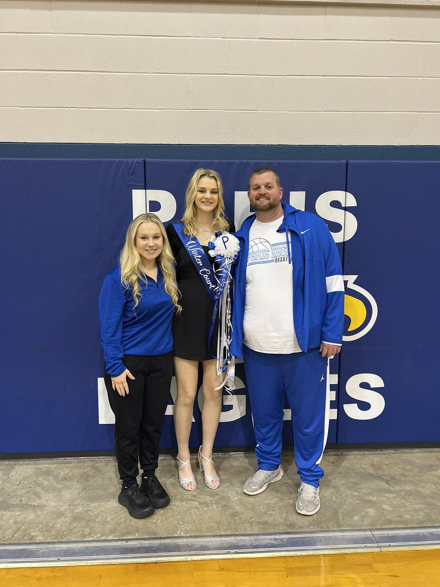 ParisLadyEagles's tweet photo. Winter Court Pep Rally https://t.co/wqiWmmd6AI