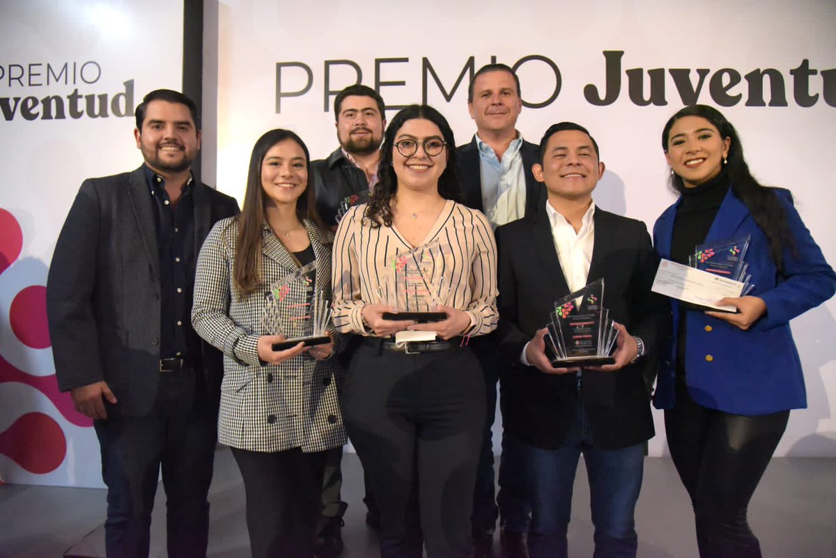 Juventud_Salt's tweet photo. 🥇Nuestro Alcalde Chema Fraustro hizo entrega del “Premio Municipal a la Juventud” 🙋🏻‍♂️🙋🏻‍♀️; a las y los jóvenes quienes por su valiosa dedicación al estudio📚, al deporte⚽️, a la cultura🎭, al aspecto emprendedor 💲o de carácter social https://t.co/mtSaHb1776