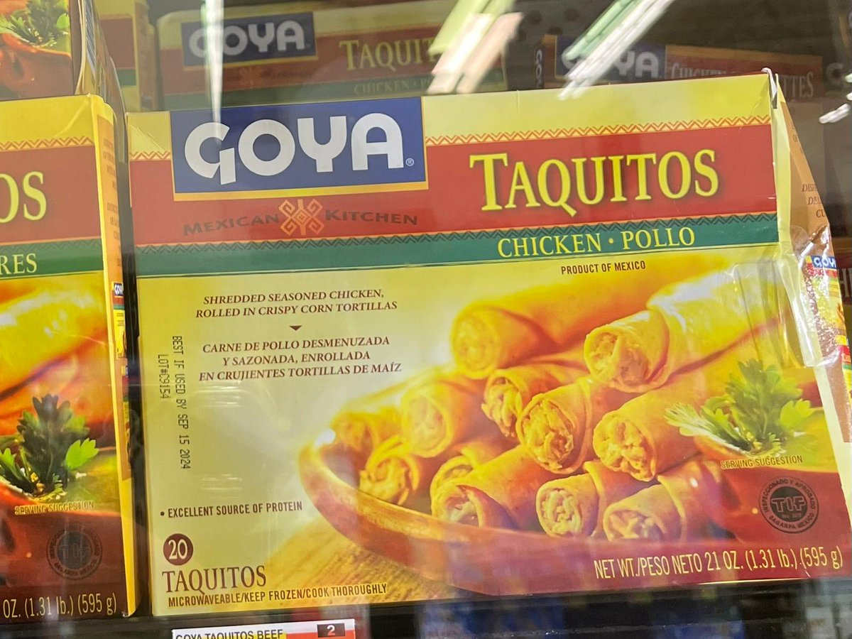 silva_estefy's tweet photo. @CaroMenndoza Y es que ya me enteré del por qué le llaman así, teniendo estas referencias en el super 😂 https://t.co/5TluMEBSox