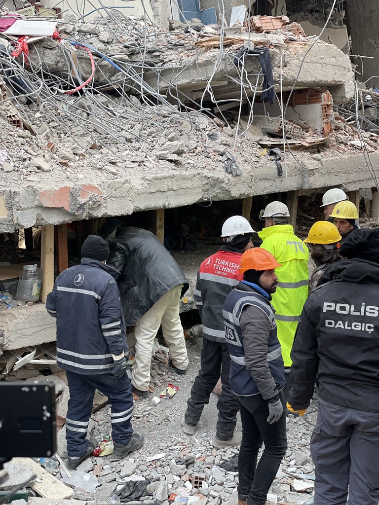 Burnaby Fire L323 tweet media