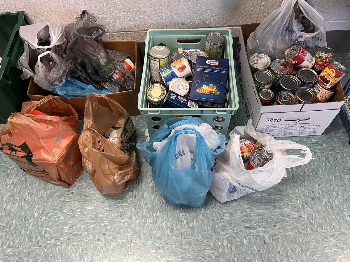 Hmoranbates's tweet photo. Lots of donations for our cans for Valentine Grams activity @DDMSBuzz Thank you to everyone who participated. https://t.co/mFbjkb74bG