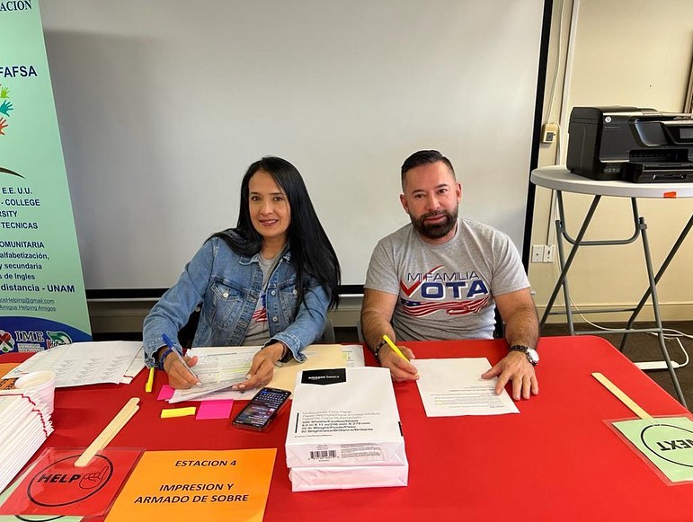 MiFamiliaVota's tweet image. 🍊 Florida: Clínica de renovación de DACA en el Consulado de Mexico en Orlando.
•
DACA renewal clinic at the Mexican Consulate in Orlando.
#daca #dreamers #pathtocitizenship #soñadores