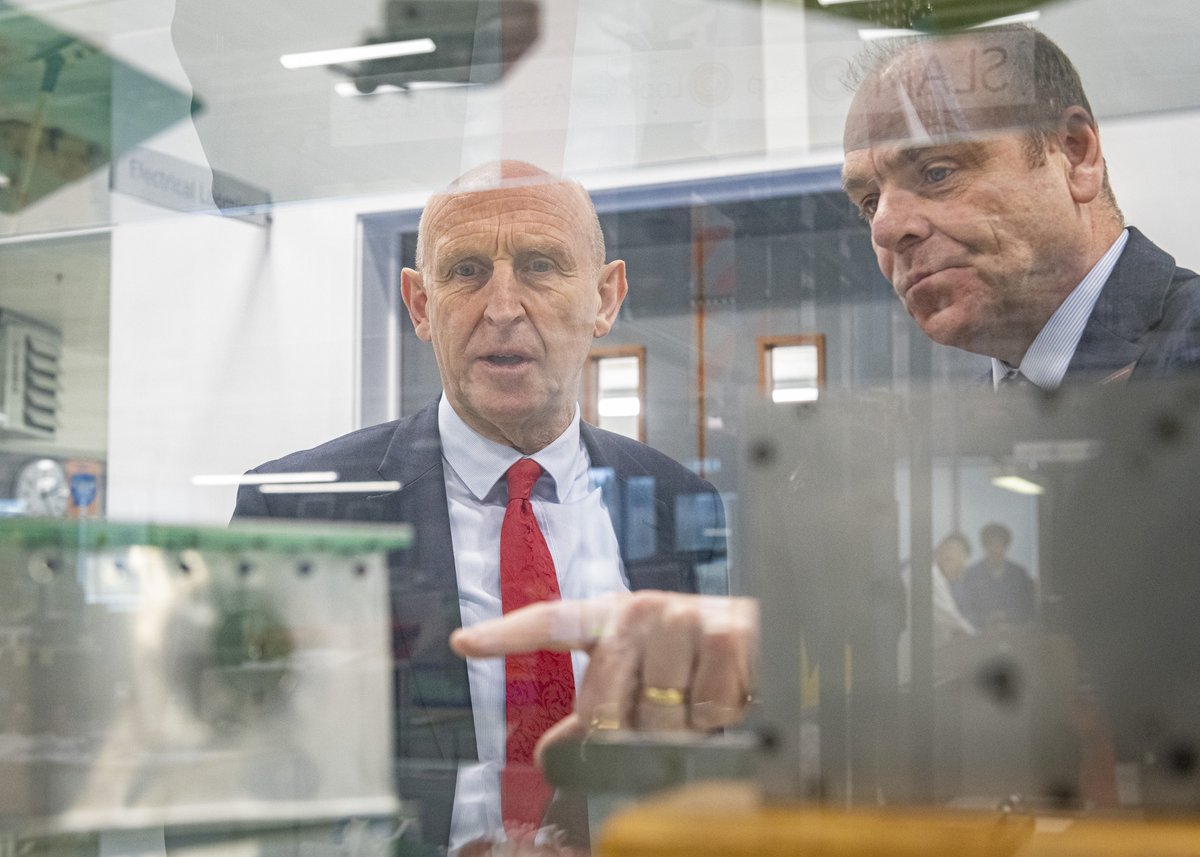 BAESystemsAir's tweet photo. We were pleased to host Shadow Defence Secretary @JohnHealey_MP at Samlesbury recently, where he saw firsthand the important work being done for the future of the combat air sector in the UK, met with employees, and was quizzed by some of our fantastic apprentices and graduates. https://t.co/QWHn2EV3Fe