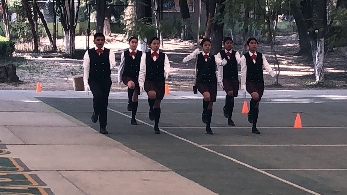 Epoem1's tweet photo. La Preparatoria Oficial Núm 110 "Profr. Alfredo Ramírez Sánchez" participa en el concurso de Escoltas de la Zona BG037 en las instalaciones de la Preparatoria Oficial Anexa a la Normal de Ecatepec. @geramonro05 @DeSubdireccion @SBg37 https://t.co/GTVSbusa22