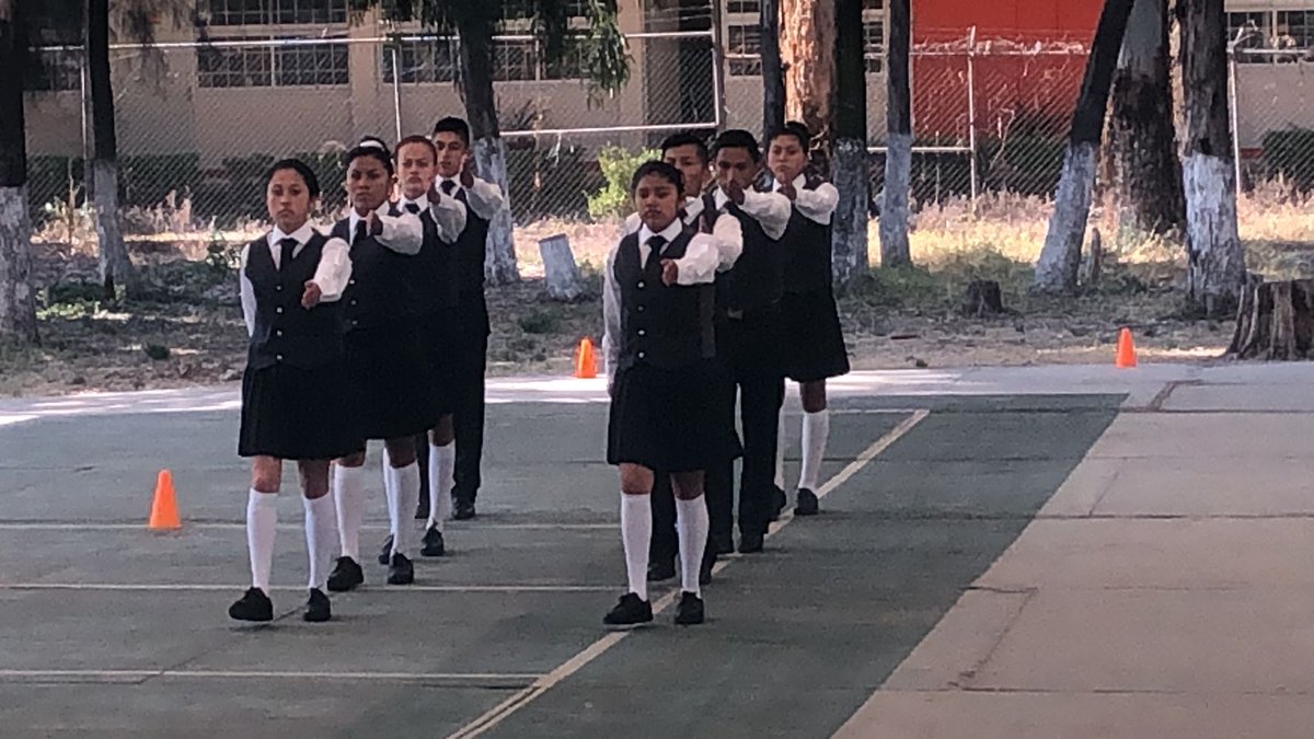 Epoem1's tweet photo. La Preparatoria Oficial Núm 110 "Profr. Alfredo Ramírez Sánchez" participa en el concurso de Escoltas de la Zona BG037 en las instalaciones de la Preparatoria Oficial Anexa a la Normal de Ecatepec. @geramonro05 @DeSubdireccion @SBg37 https://t.co/GTVSbusa22