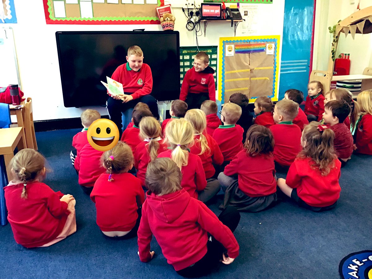 Two Dosbarth Oak pupils enjoyed reading ‘When Sadness Comes to Call’ by @EvaEland today to Dosbarth Acorns as part as #childrensmentalhealthweek2023 They spoke to them about how to make themselves feel happy 😃 @LlandaffEd