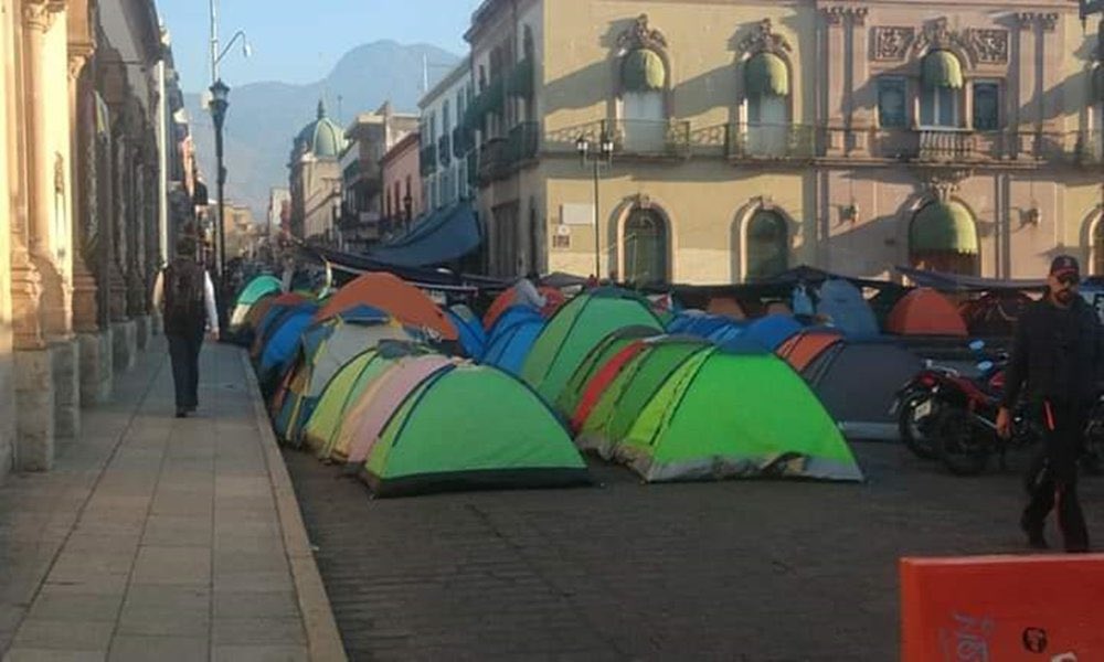 DiarioMarcaOax's tweet image. #ReporteVial #Oaxaca

Se mantiene #bloqueada por plantón, la calle de Armenta y López esquina con Guerrero en el Centro Histórico.