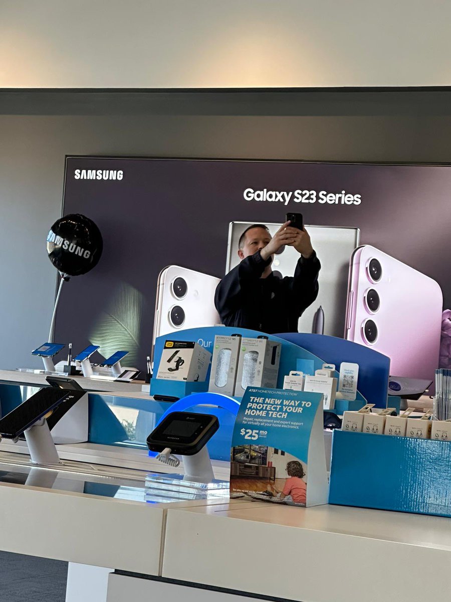 <a href="/Mikekrollomk/">MikekrollOMK</a> taking a sneaky pic. <a href="/OneNYNJ/">OneNYNJ</a>, @TheEastRegion #ERGalaxyS23 <a href="/LifeAtATT/">Life at AT&T</a> <a href="/TitoKnows/">Tito</a> <a href="/TadrosPatrick/">Patrick Tadros</a> <a href="/GermayraR/">Germayra Baez</a> <a href="/AsgarJaffery/">Asgar Jaffery</a> <a href="/Vinecia_F/">Vinecia F.</a> <a href="/FirstNetGov/">FirstNet Authority</a> <a href="/FirstNet/">FirstNet, Built with AT&T</a> ready!