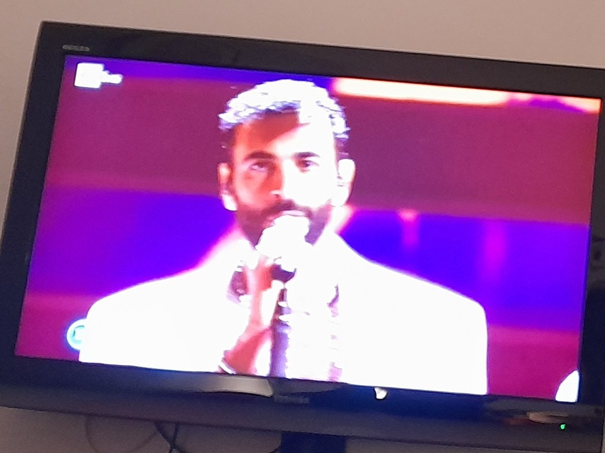 Framodeo's tweet image. Avrebbe voluto essere il quinto Beatle. Si è rivelato solo il quinto Cugino di Campagna. 
#Sanremo2023