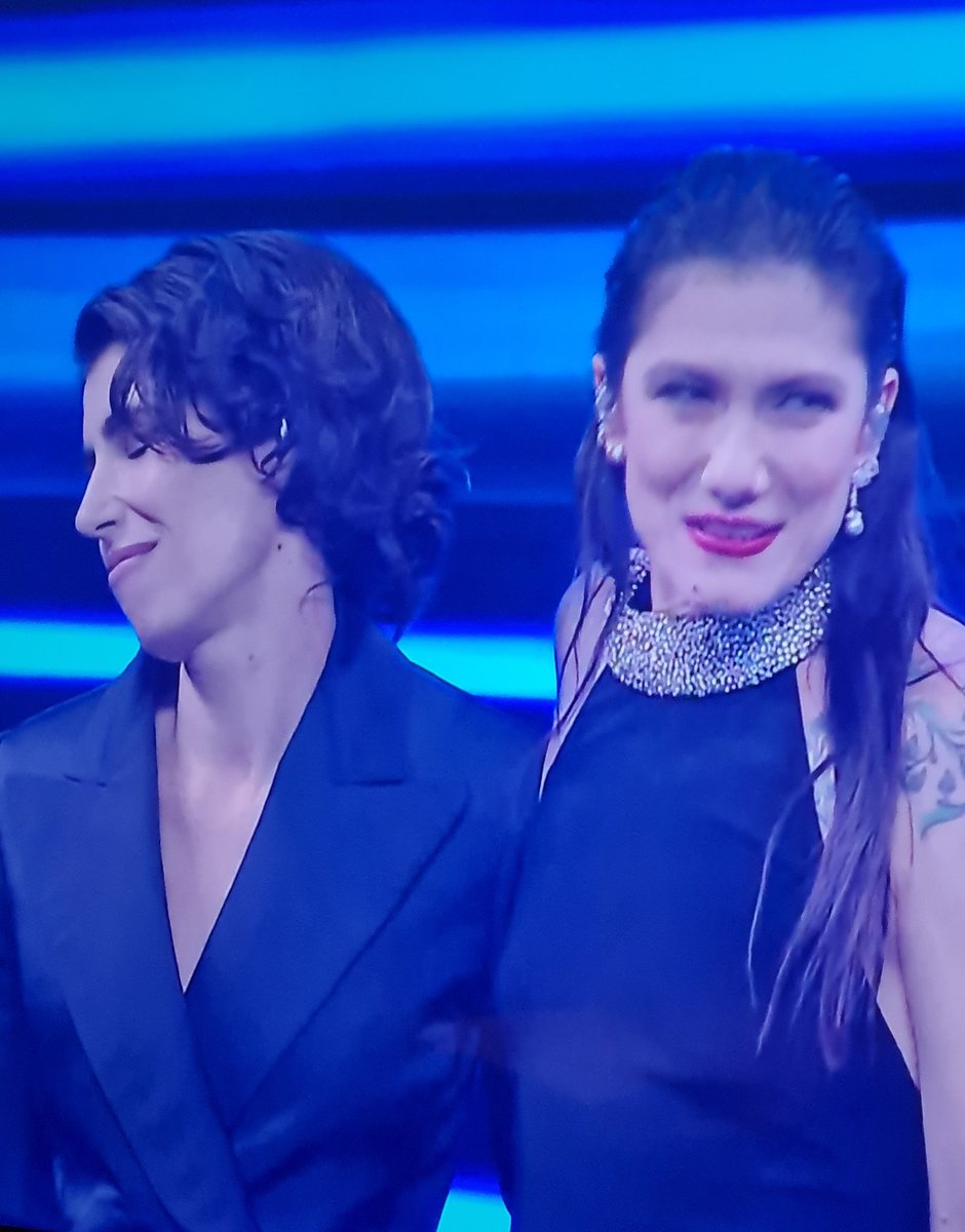 MPingerna's tweet image. Mamma mia #Giorgia e #Elisa
Tantissimaaaaaaaa roba
Pelle d'oca per tutta la notte
#Sanremo2023