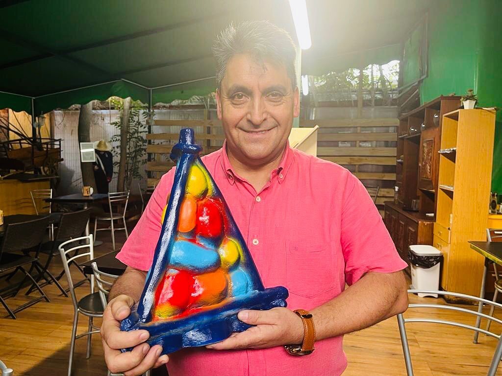 Queridos amigos de San Bernardo: 

Quiero expresar nuestro profundo agradecimiento a la fundación @profesorjoserecabarren por su incansable trabajo en preservar la memoria histórica de nuestra ciudad. Gracias a su dedicación, podemos valorar el patrimoni… instagr.am/p/Cof7W0MPUqg/