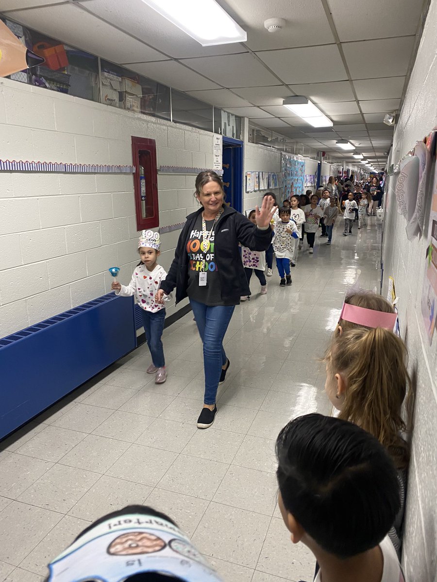 mrs_rienzo's tweet photo. Happy 100th Day of school!! Way to go first grade! #100daysofschool #GoShepardSharks  @AlanBShepPrin https://t.co/UOnDq7NKlN