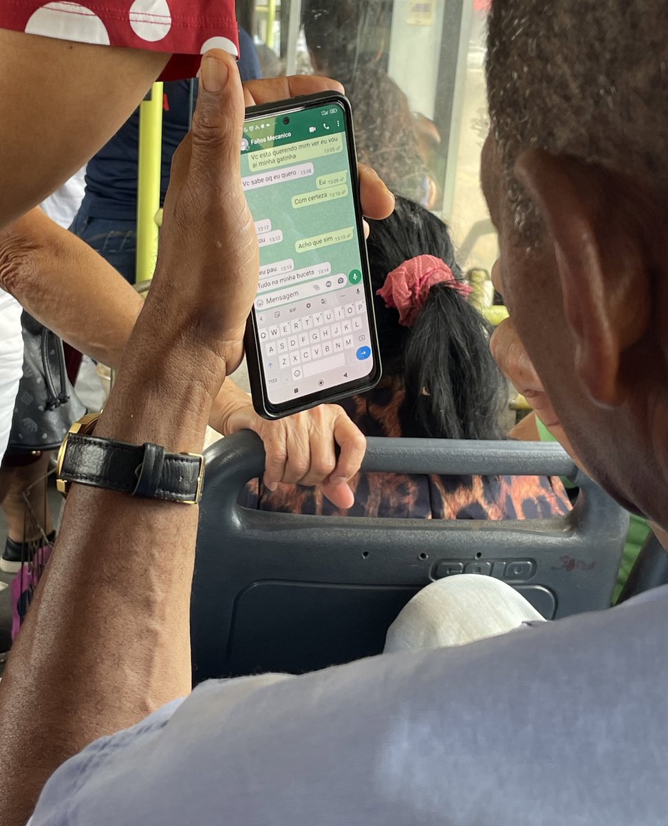 delucca's tweet photo. Quando você der zoom na foto, ler o nome do contato e o tema da conversa… https://t.co/rKTedXfWfX