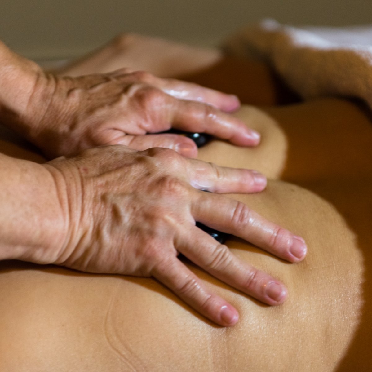 ETMSarasota's tweet photo. Let Elements Massage melt away your worries while you experience increased energy, pain relief, and overall rejuvenation the best way we know how. https://t.co/0weh3q6ev5