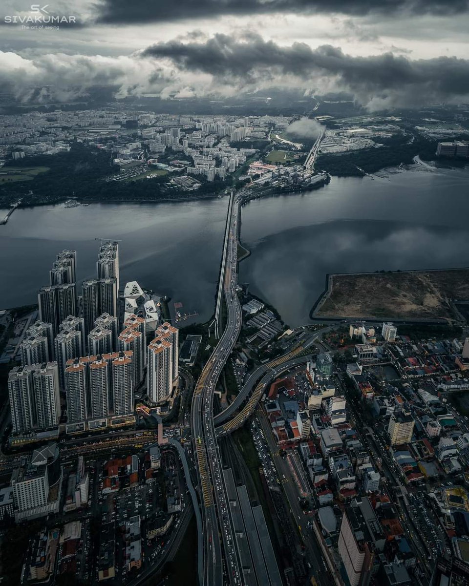 FAZHAJAZ's tweet photo. Malaysia and Singapore in single picture. https://t.co/tFln82aJWM