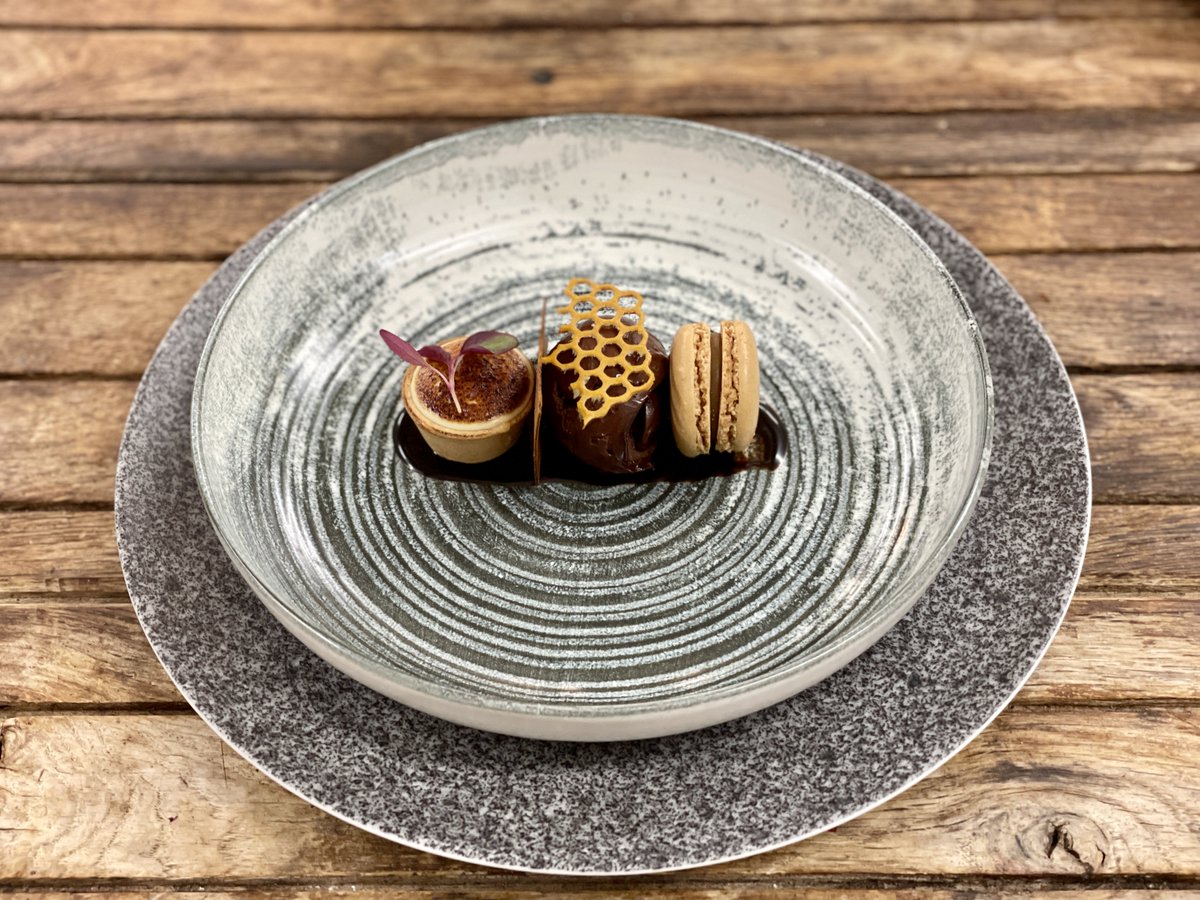 chrisburtchef's tweet image. now then peeps, get yourself booked in, for the last few spots for valentines, we are serving our Valentines menu Saturday through to Tuesday til 10pm, alongside Our Ala Carte menu, Spoil your loved one...
Only at @ThePeachTree1 
BOOK NOW.... its filling up fast...
😀